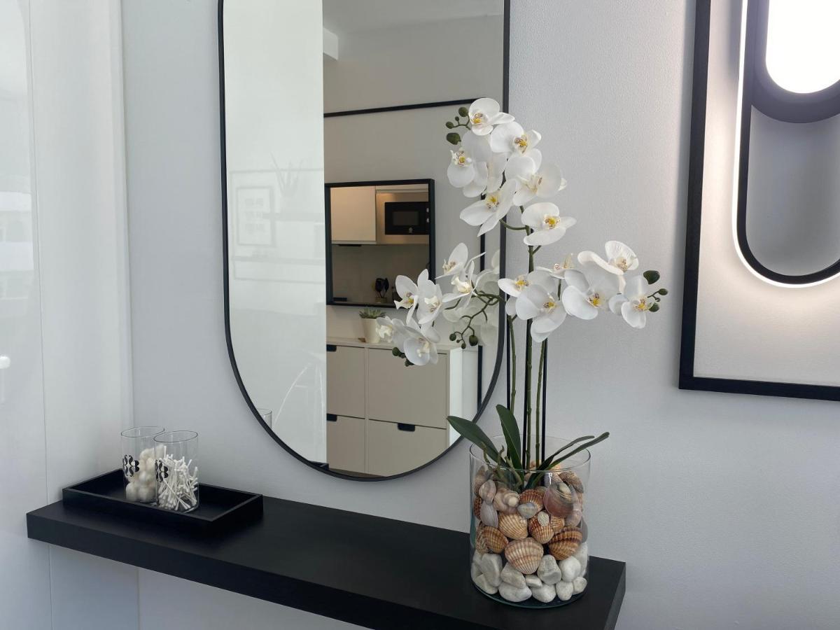 Modern Sea View Studio In Benal Beach 베날마데나코스타 외부 사진