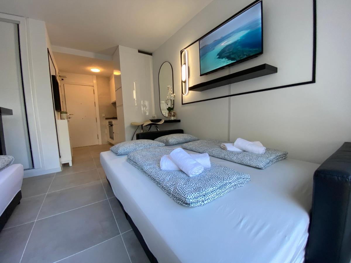 Modern Sea View Studio In Benal Beach 베날마데나코스타 외부 사진