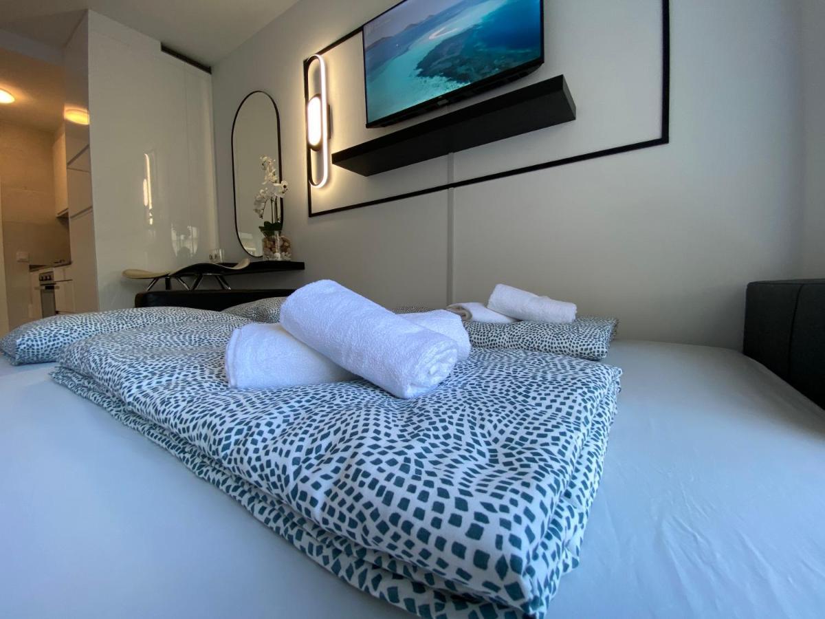 Modern Sea View Studio In Benal Beach 베날마데나코스타 외부 사진